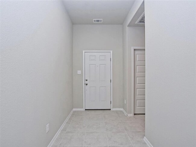 Building Photo - 20701 Boggy Ford Rd