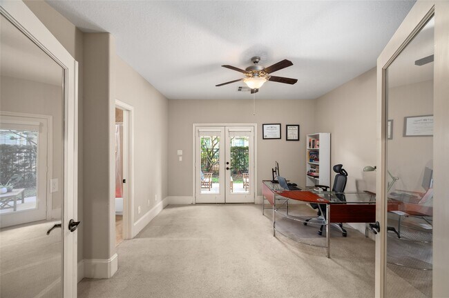 Building Photo - 2423 Beall St