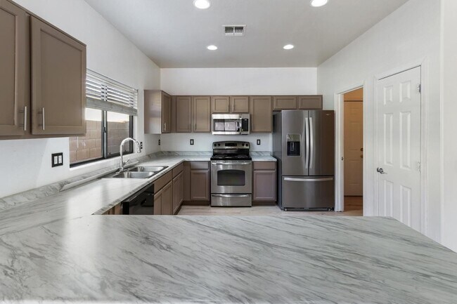 Building Photo - 45099 W Desert Cedars Ln