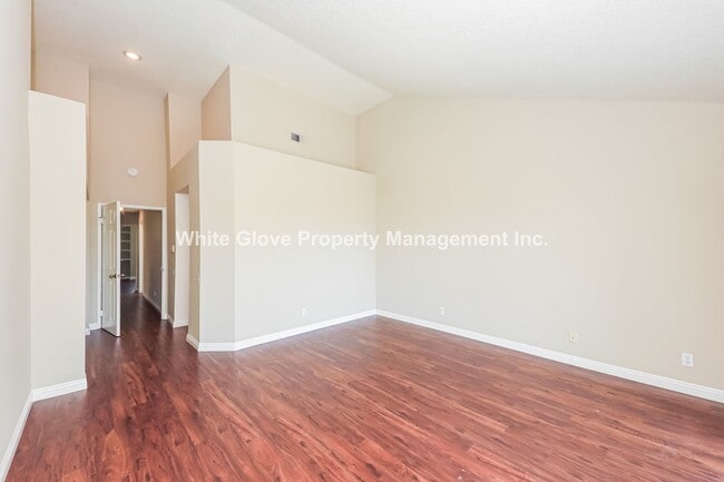 Building Photo - 3 Bedroom Marbella Townhome