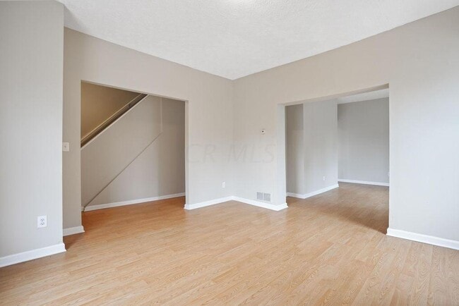 Building Photo - 320-322 E 12th Avenue