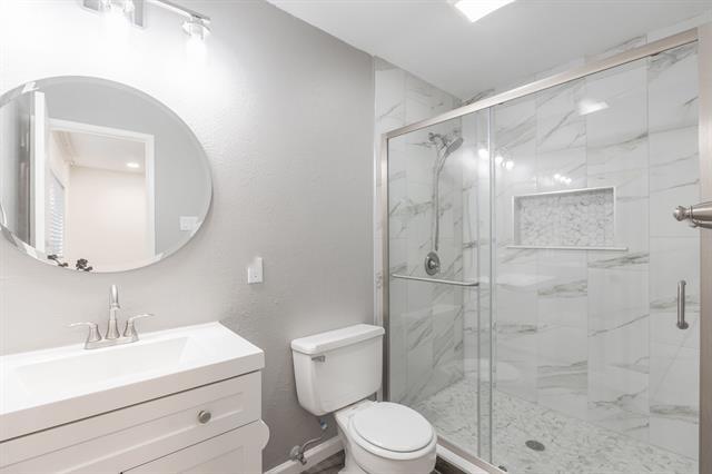 Building Photo - 538 Hawthorne Dr