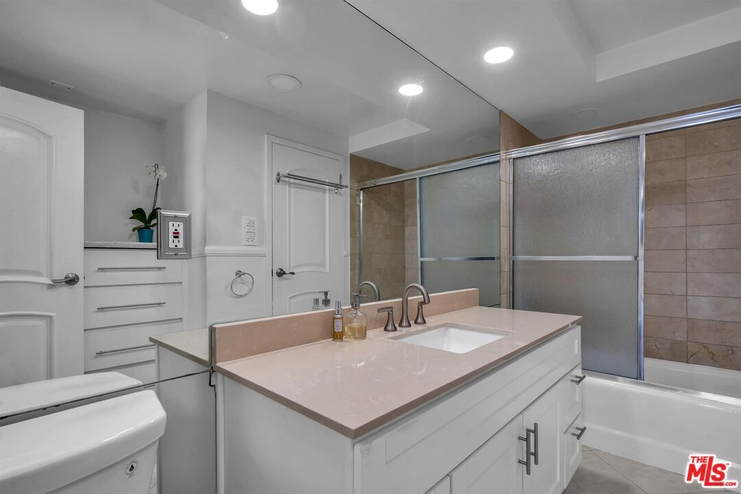 Building Photo - 4316 Marina City Dr