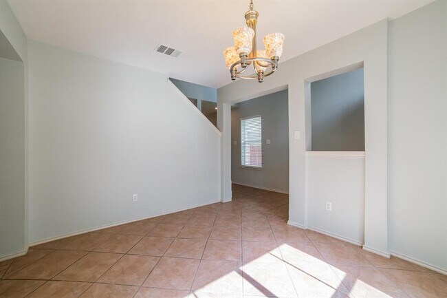 Building Photo - 504 Fort Thomas Pl
