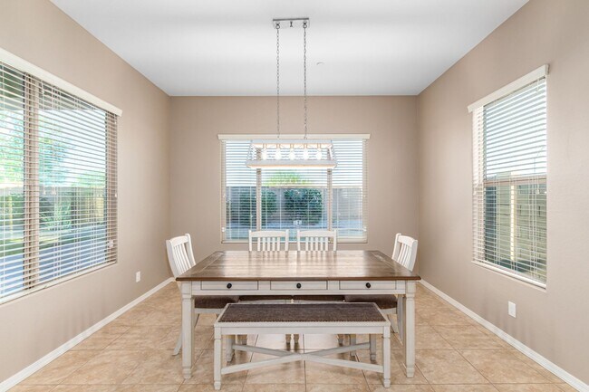 Building Photo - Rare opportunity to lease a house of this ...