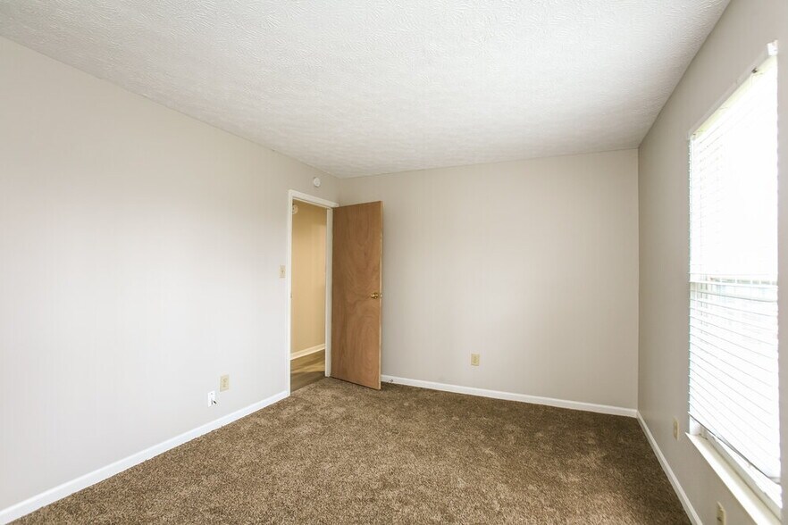 Building Photo - 5467 Petersburg Pkwy