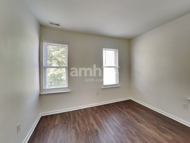 Building Photo - 4401 Cobble Creek Ln
