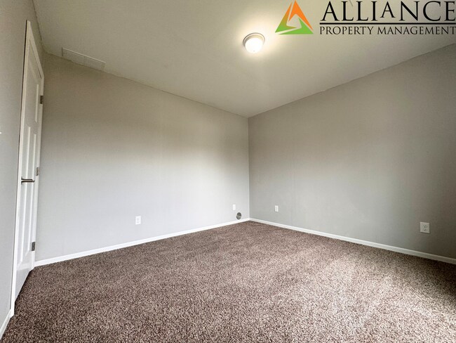 Building Photo - Beautiful Home in Rock Creek School District!
