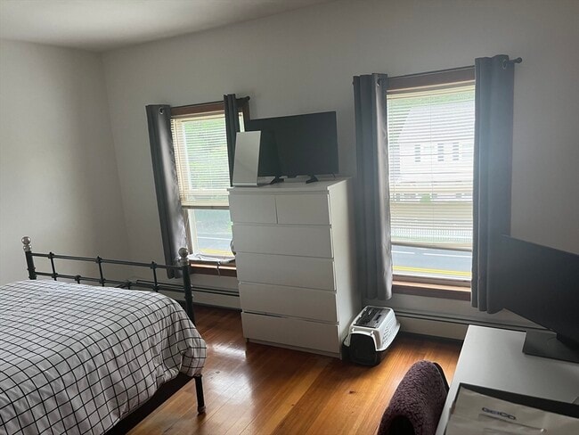 Building Photo - 102 Summer St