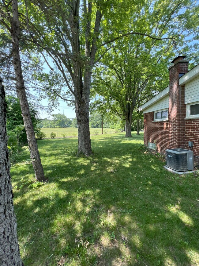 Building Photo - 17639 Dolores St
