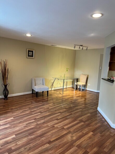 Building Photo - 601 Quincy Bridge Ln