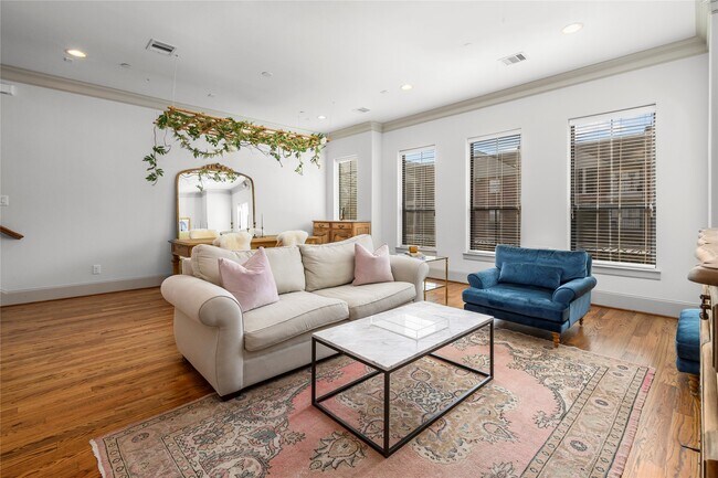 Building Photo - 3302 Audley St