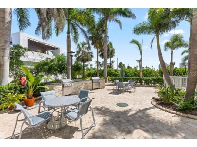Building Photo - 1111 N Gulfstream Ave