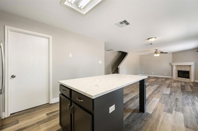 Building Photo - 1809 Vanderhill Cove