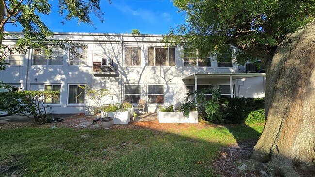 Building Photo - 2100 World Pkwy Blvd