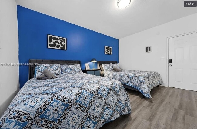 Building Photo - 1029 SW 5th St