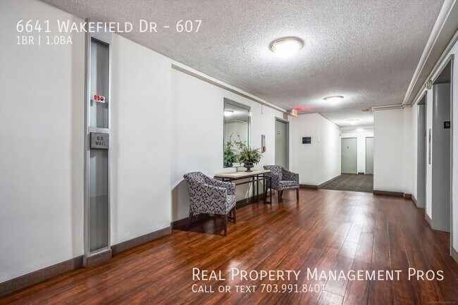 Building Photo - 6641 Wakefield Dr