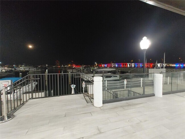 Building Photo - 555 NE 15th St