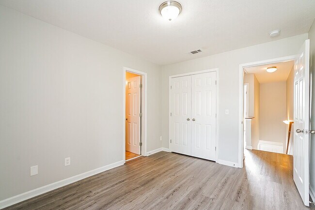 Building Photo - 8020 Logan Dr