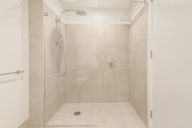 Building Photo - 175 2nd St