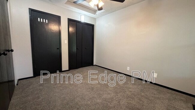 Building Photo - 1821 Ridgehaven Ct