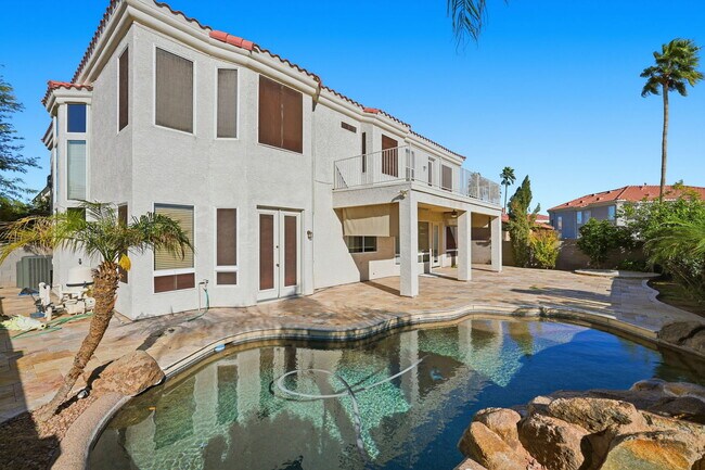 Building Photo - 1425 W Commerce Ave