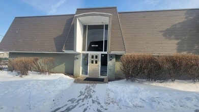 Building Photo - Elegant 1-Bedroom Condo Near Shelbyville Rd