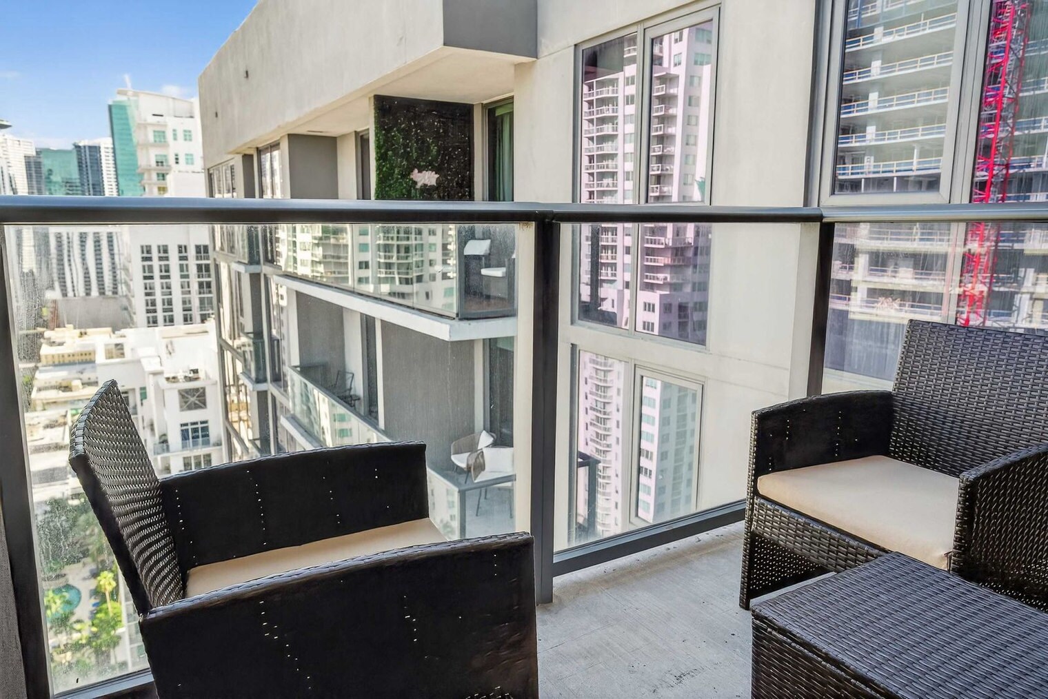 Building Photo - 404 NE 2nd Ave