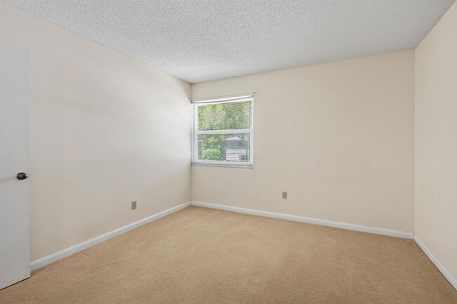 Building Photo - 54 Veronese Ct