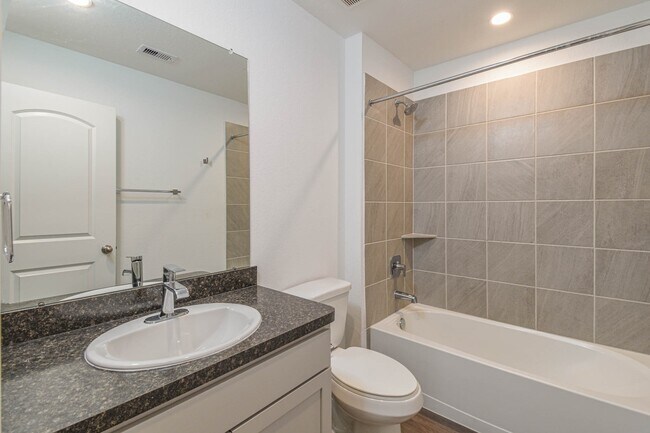 Building Photo - 5423 Wyndham Rdg Ln