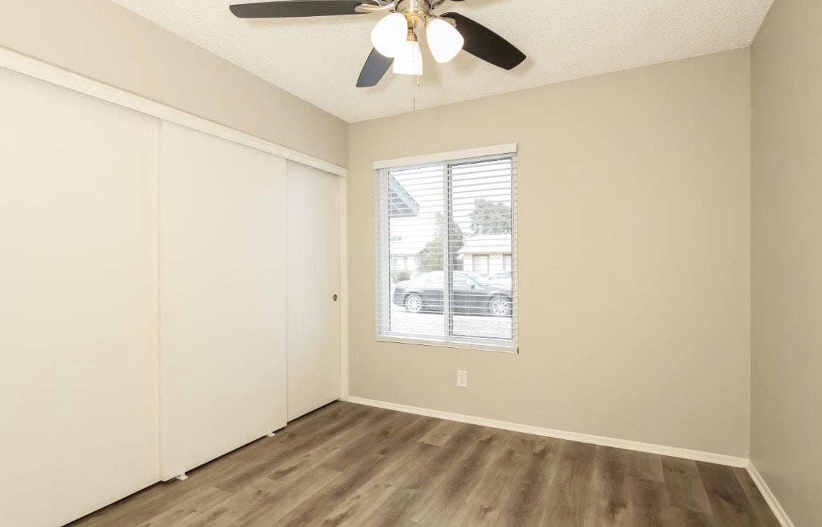 Building Photo - 5435 W Altadena Ave
