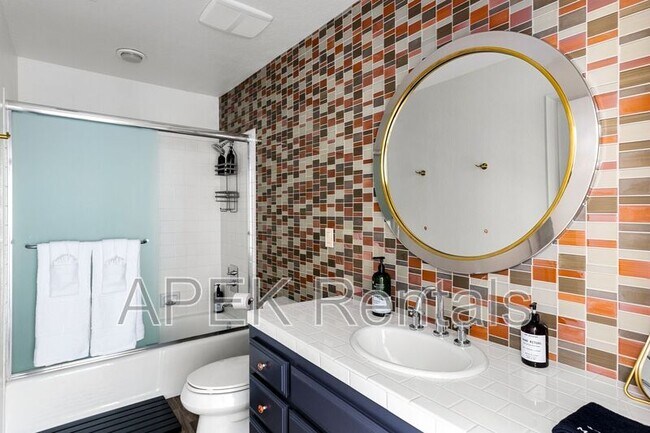 Building Photo - 2842 Sundance Cir W