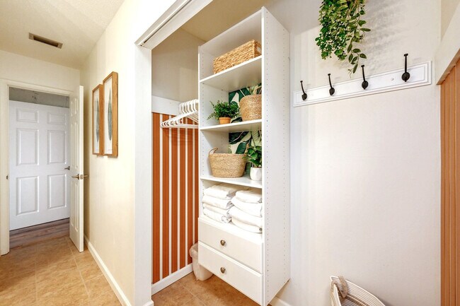 Building Photo - 4000 Gulf Terrace Dr