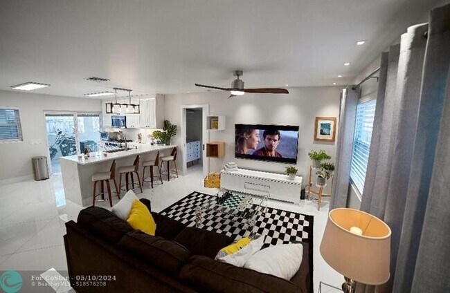 Building Photo - 327 Lancaster St