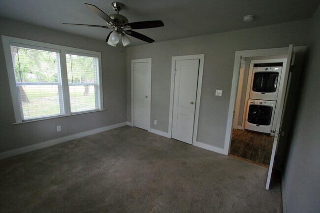Building Photo - Awesome Home w/ 1/1 Studio Flex Space Just Half Block from Thomas Park!