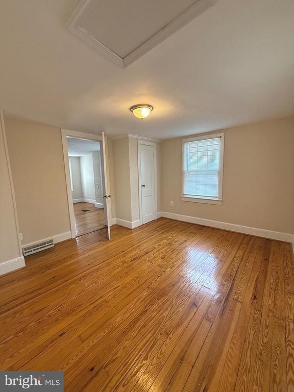 Building Photo - 422 Dunmore St