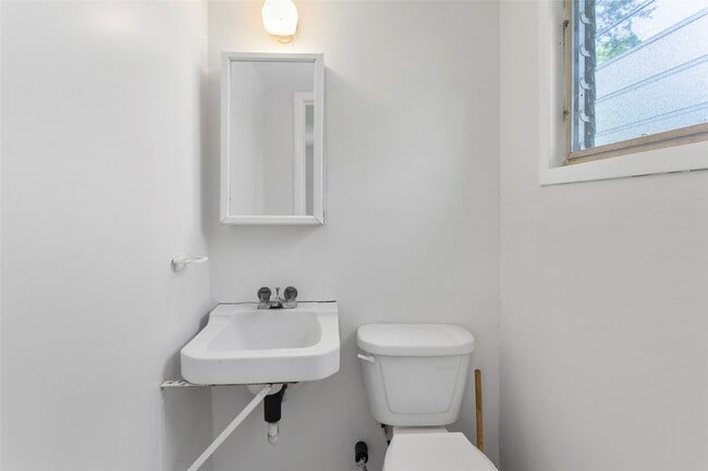 Building Photo - 1314 Fairview Dr