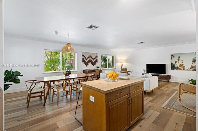 Building Photo - 65 Hendricks Isle