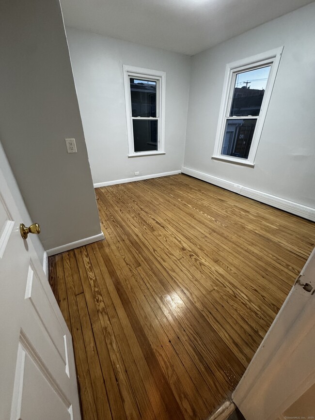 Building Photo - 315 Garfield Ave