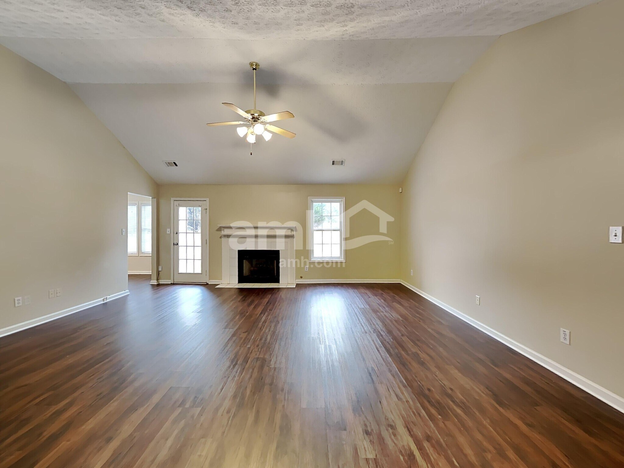 Building Photo - 23 Thorne Berry Dr