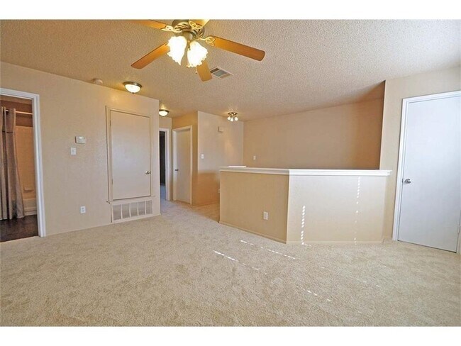 Building Photo - 1500 Sylvia Ln