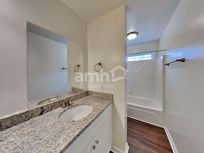 Building Photo - 1502 Halifax Dr