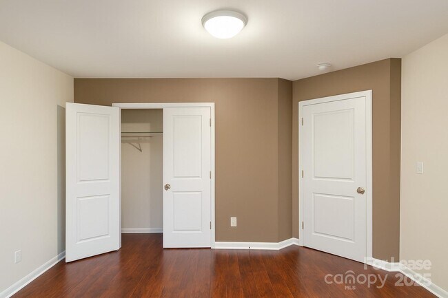 Building Photo - 8325 Burgundy Ridge Dr