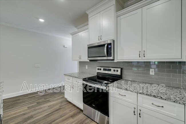 Building Photo - 504 Vinings Dr