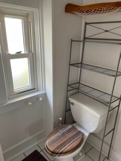 B athroom - 3 E Slade St