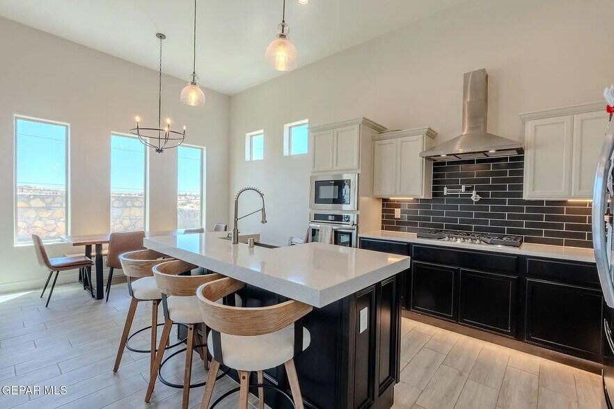 Building Photo - 13364 Emerald Glass Dr