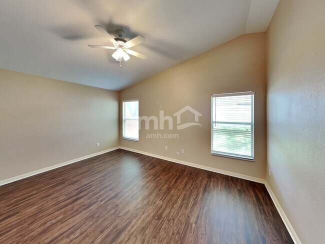 Building Photo - 11719 Crest Creek Dr