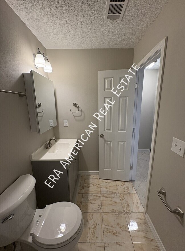 Building Photo - 3354 La Leyenda Ct