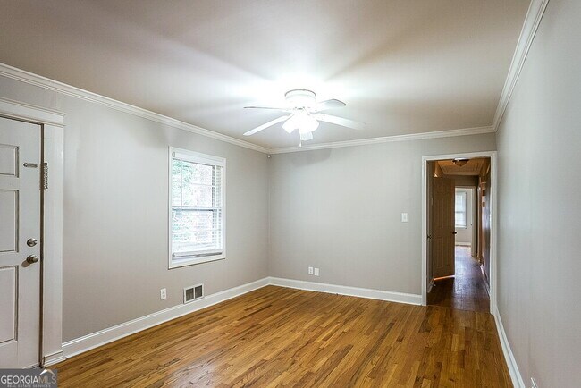 Building Photo - 6236 Queens Rd