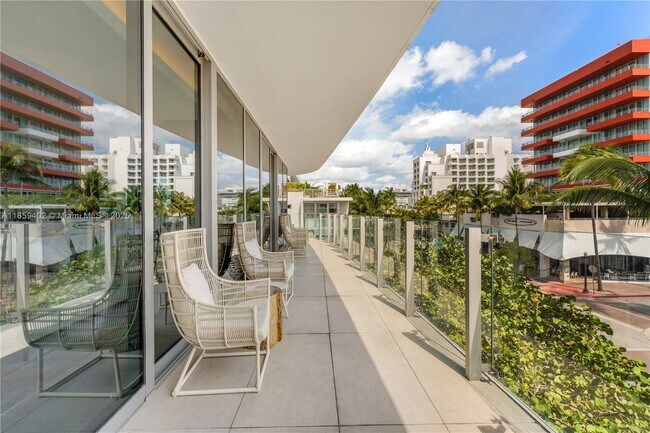 Building Photo - 1 Collins Ave